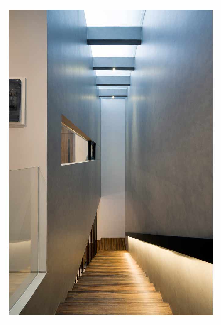 Mẫu nhà đẹp 2 tầng hiện đại với các lam dọc được thiết kế tinh tế | ND68-012