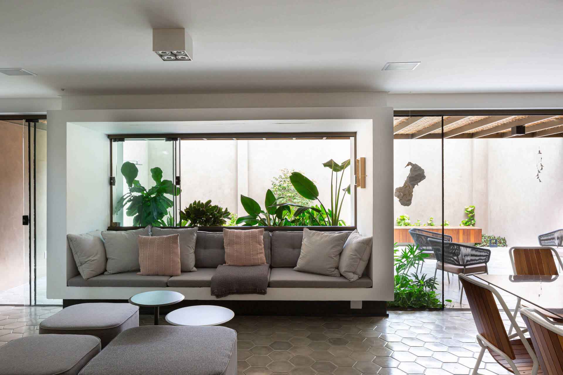 Mẫu nhà đẹp 2 tầng hiện đại mang hơi thở nhiệt đới | ND68-033
