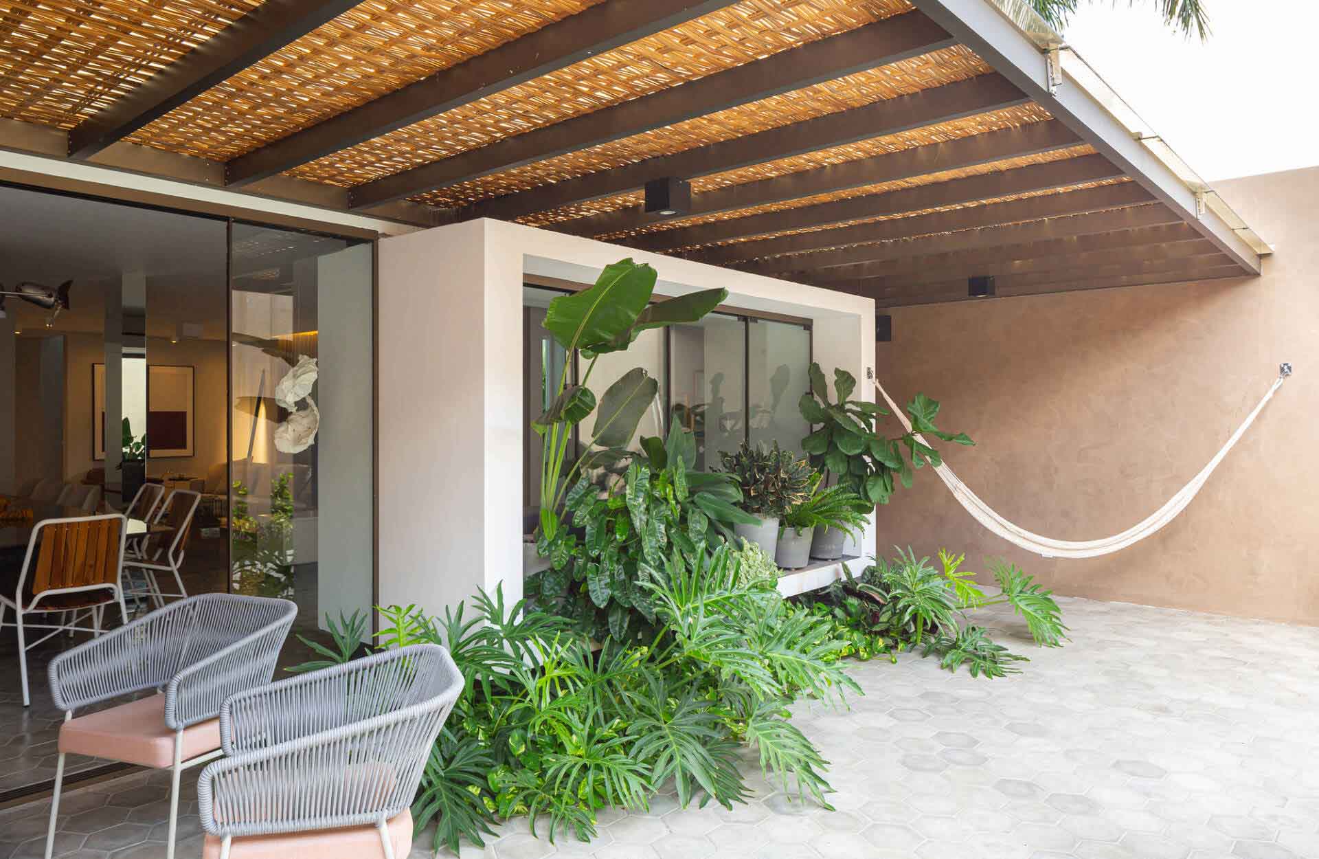 Mẫu nhà đẹp 2 tầng hiện đại mang hơi thở nhiệt đới | ND68-033