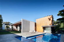 Mẫu thiết kế biệt thự với bể bơi và gallery nhỏ trước nhà | BT68-019